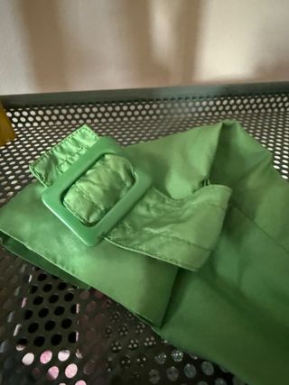 Gabardina corta Zara verde