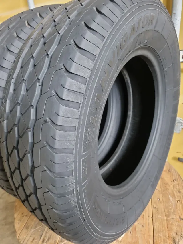 Se vende 2 Neumáticos Furgonete perfecto estado