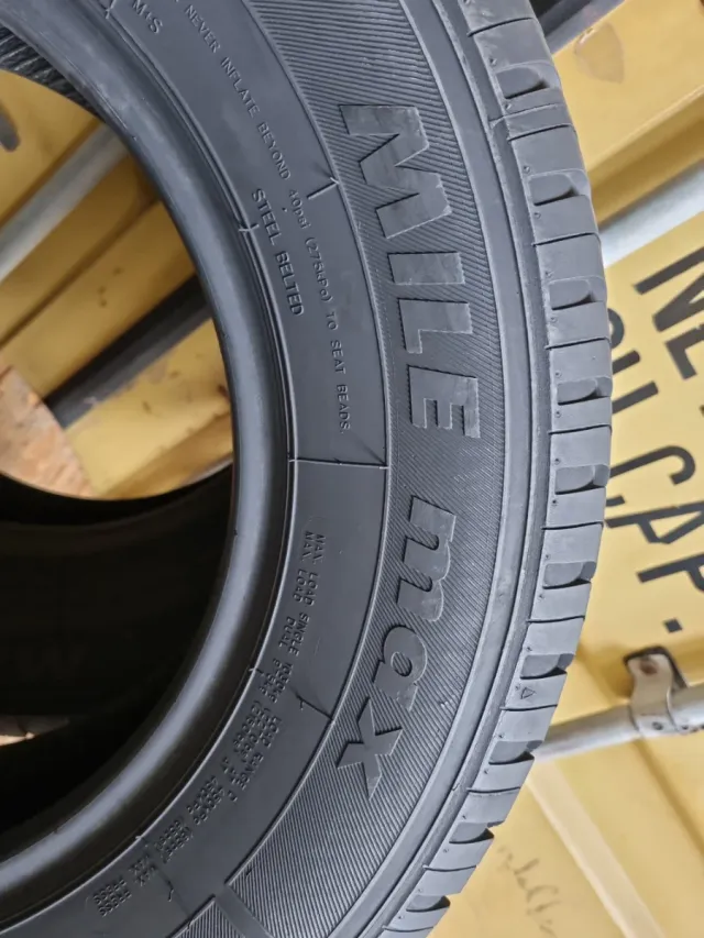 Se vende 2 Neumáticos Furgonete perfecto estado