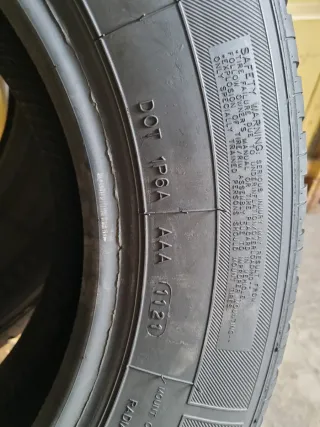 Se vende 2 Neumáticos Furgonete perfecto estado