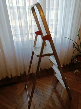 Escalera de mano plegable