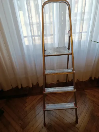 Escalera de mano plegable