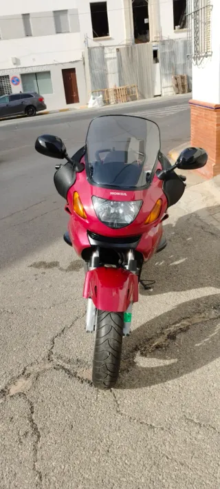 Honda Deauville 650 Turismo Roja