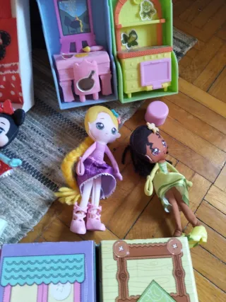 Muñecas y casitas Disney