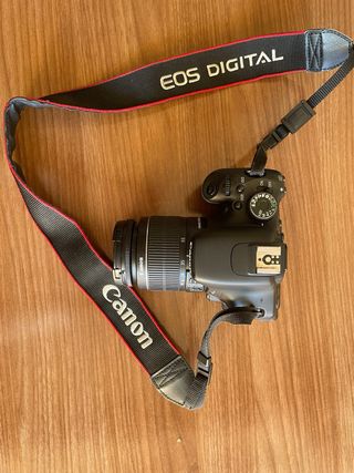 Cámara Canon 600D con 2 objetivos y funda!