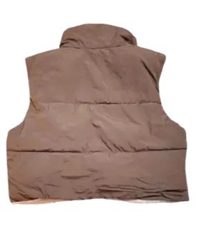 Chaleco acolchado con borrego