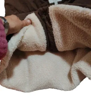 Chaleco acolchado con borrego