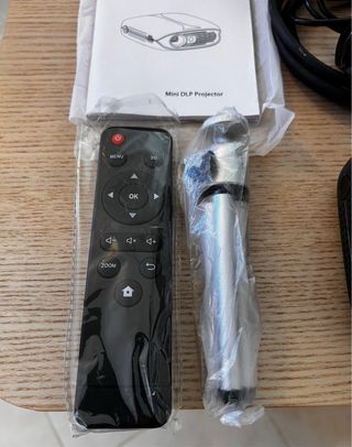 Proyector Mini DLP Portátil con Accesorios