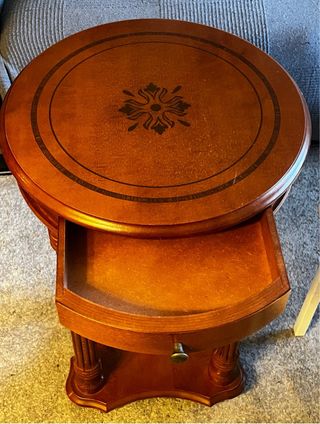 Mesa auxiliar redonda de madera