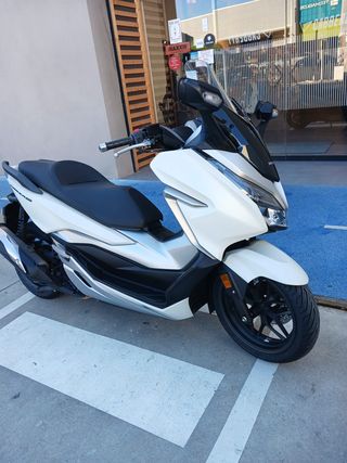 Honda Forza 300 Maxiscooter