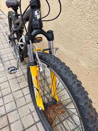 Bicicleta GT Chucker Shimano STX RC Deore