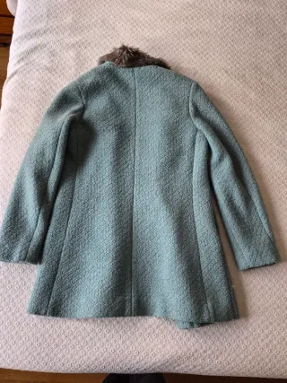 Abrigo Easy Wear menta con cuello de pelo