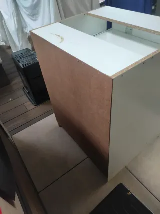 Mueble de almacenaje blanco con cajones