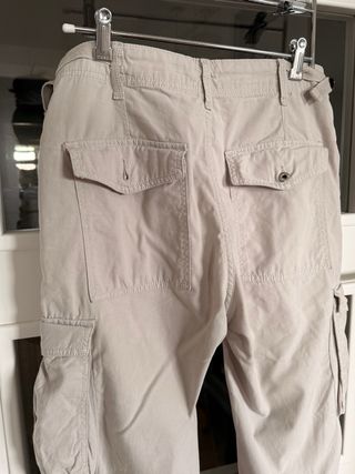 Pantalones cargo beige