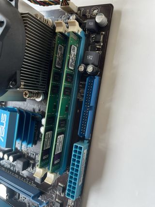 ASUS P5P41T LE Scheda Madre + CPU E6550 + RAM 4GB