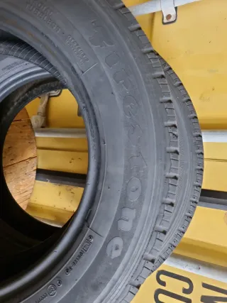 Se vende 2 Neumáticos Furgoneta Buen Estado