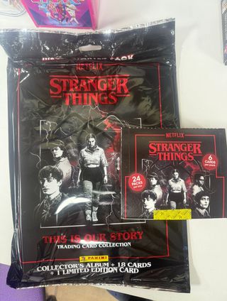 2025Panini Stranger Things Lote Starter Pack  Caja