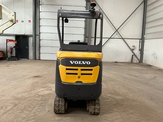 Mini Excavadora Volvo EC15D