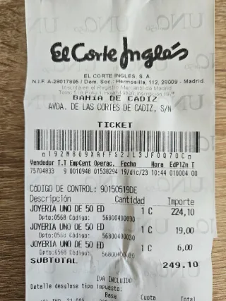 Collar dorado doble con colgantes