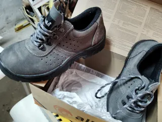 Zapatos de trabajo y seguridad
