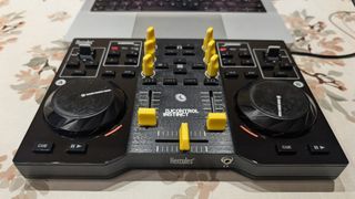 Hercules DJControl Instinct Controladora DJ
