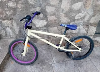 Bicicleta BMX infantil color crema