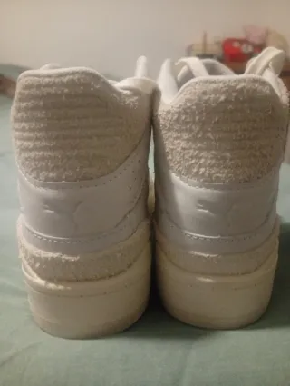 Zapatillas Puma Botín Beige y Blanco