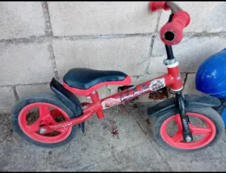 Bicicleta infantil equilibrio roja Rayo McQueen