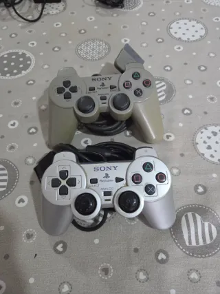 Ps2 Slim con 2 Joystick e Gioco PES 2012