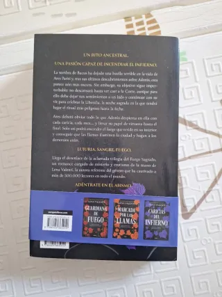 Caricias del infierno (Trilogía del Fuego Sagra...