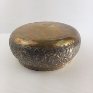 Ciotola in ottone con inserti in rame