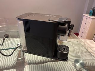 Cafetera Nespresso Lattissima One, descalcificada