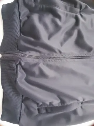 Chaqueta deportiva  Talla M gris oscuro