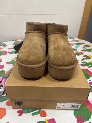 UGG Classic Ultra Mini Plataforma Marrón