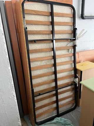 Estructura de cama metálica con somier