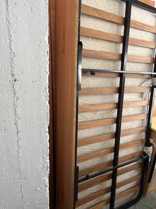 Estructura de cama metálica con somier