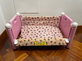 Bambola Bebi Mia con lettino