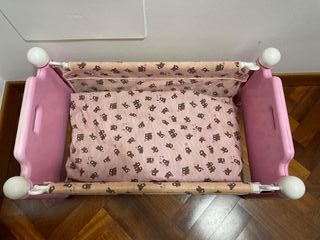 Bambola Bebi Mia con lettino