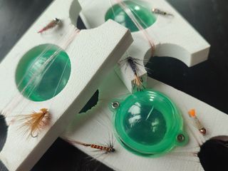 Aparejos de pesca (buldo) con moscas