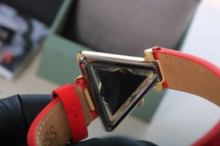 Reloj Guess Correa Roja Mujer