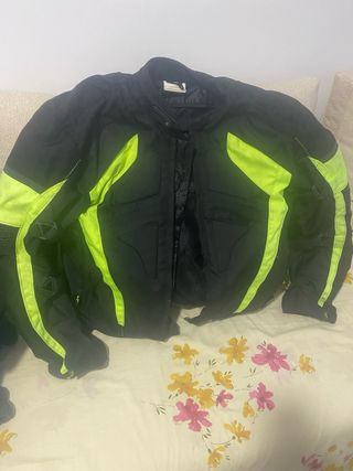 Chaqueta Moto Negra y Verde