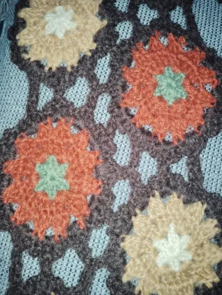 Camino de mesa o funda sillón crochet
