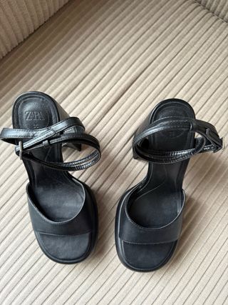 Sandalias Zara Plataforma Tacón Negro Talla 35
