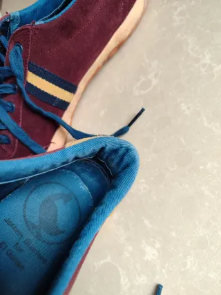 Zapatillas El Ganso Azul, granate y mostaza