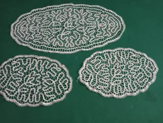 Tre centrini pizzo rinascimento