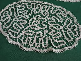 Tre centrini pizzo rinascimento