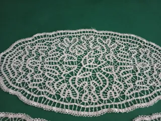 Tre centrini pizzo rinascimento