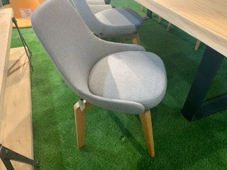 Mesa de comedor roble macizo y 6 sillas