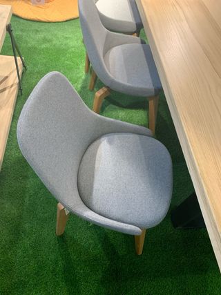 Mesa de comedor roble macizo y 6 sillas