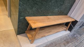 Banco Kave Home de madera